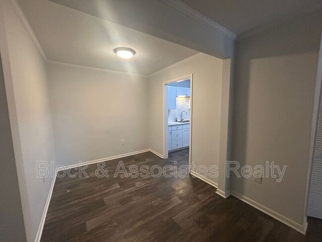 Foto del edificio - 2250 Sunderland Rd