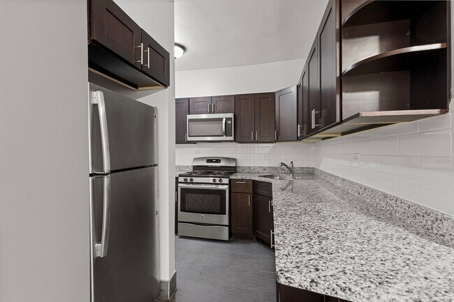 Foto del edificio - 6110 N Winthrop Ave