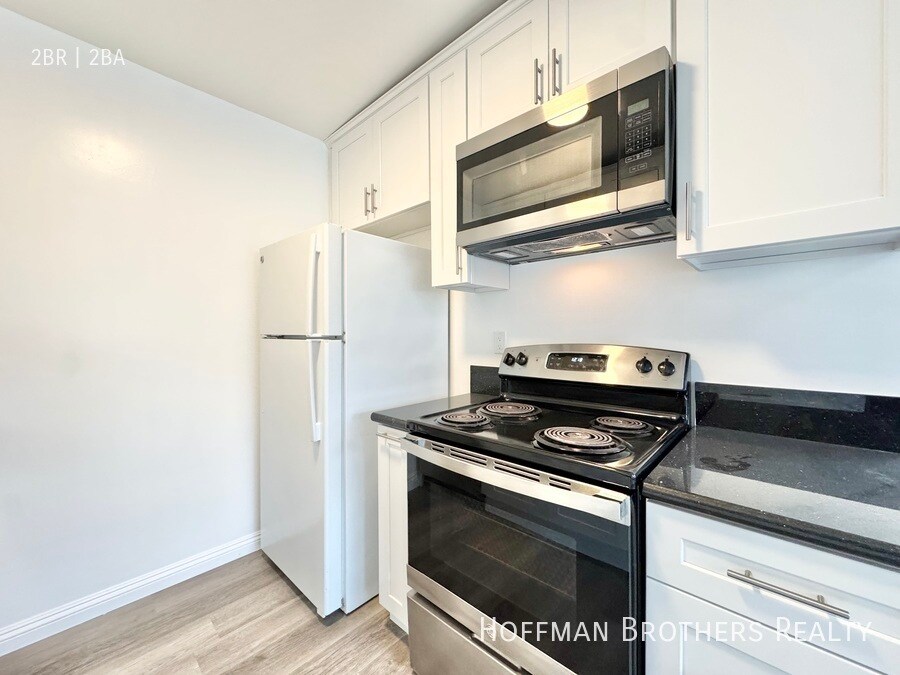 Primary Photo - 326 W Queen St, Inglewood, CA 90301