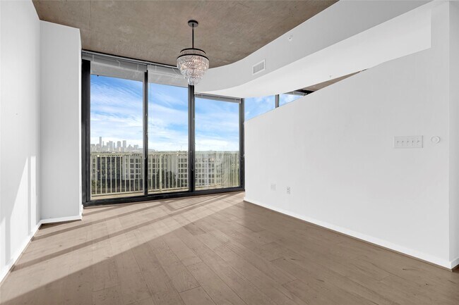 Foto del edificio - 5925 Almeda Rd