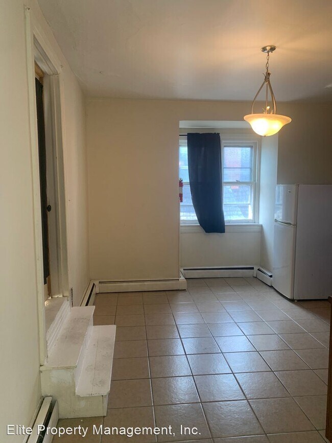 Foto del edificio - 1 br, 1 bath House - 574 W. Market St., Un...