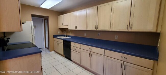 Building Photo - 179 Amberly Dr