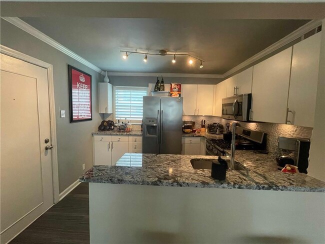 Foto del edificio - 2240 Cheshire Bridge Rd NE