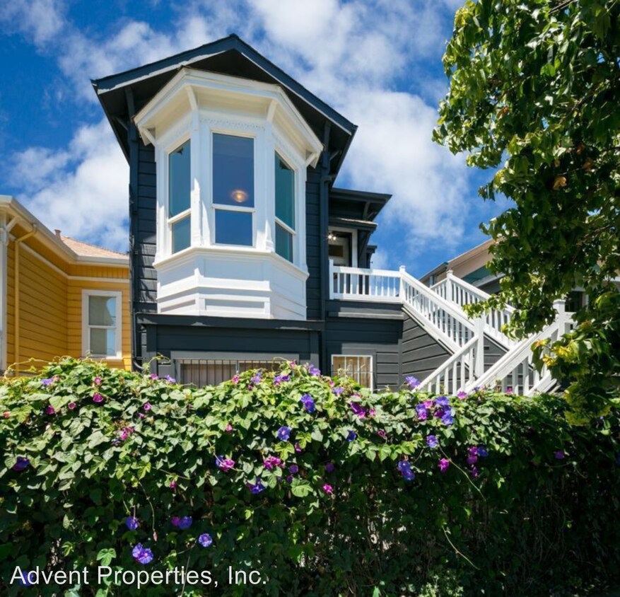Foto principal - 4 br, 2 bath House - 907 Pine St