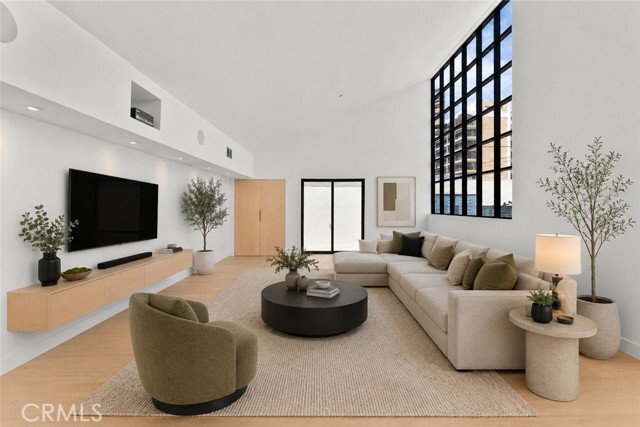 Building Photo - 13636 Riverside Dr