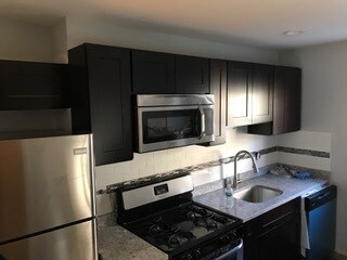Foto del edificio - 7361 N Ridge Blvd