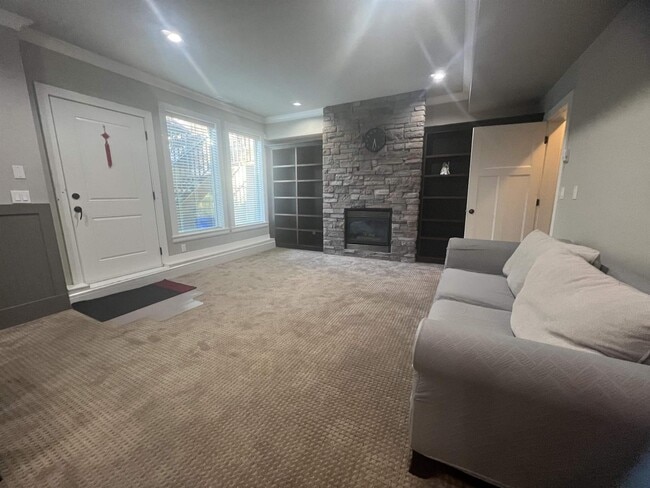 Building Photo - Basement-163xx 25TH AVENUE