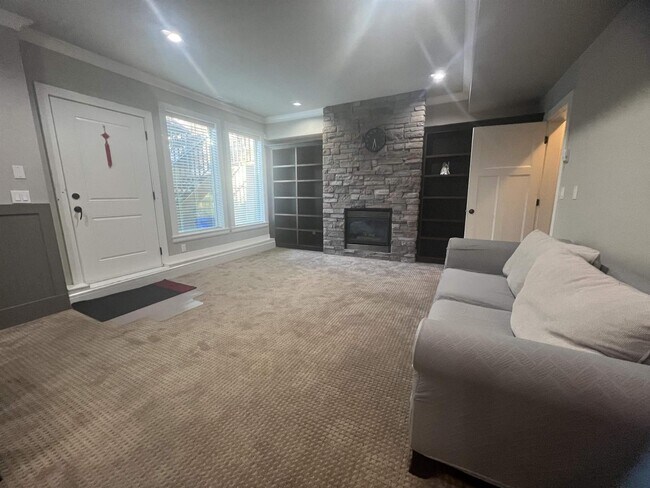 Photo du bâtiment - Basement-163xx 25TH AVENUE