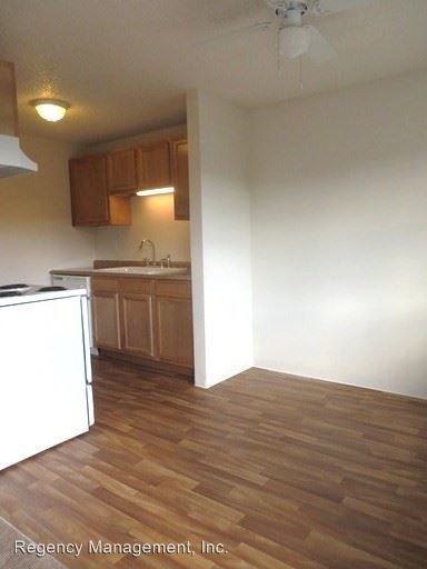 Building Photo - 6804 N Richmond Ave