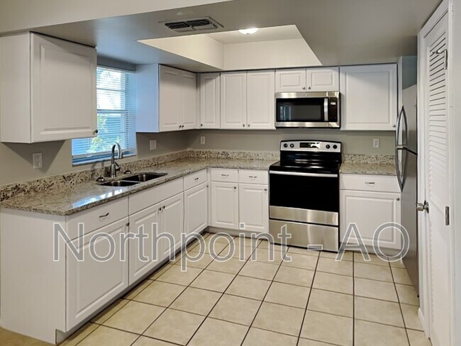 Building Photo - 1618 66th Ave Terrace E