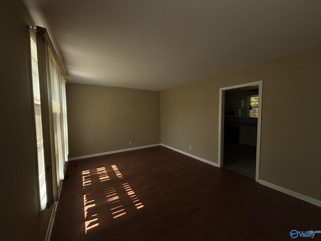 Foto del edificio - 3907 Memorial Pkwy NW