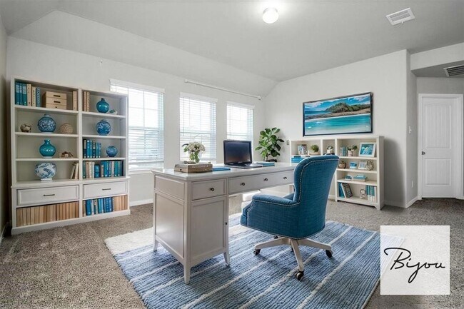 Foto del edificio - 24814 Puccini Pl