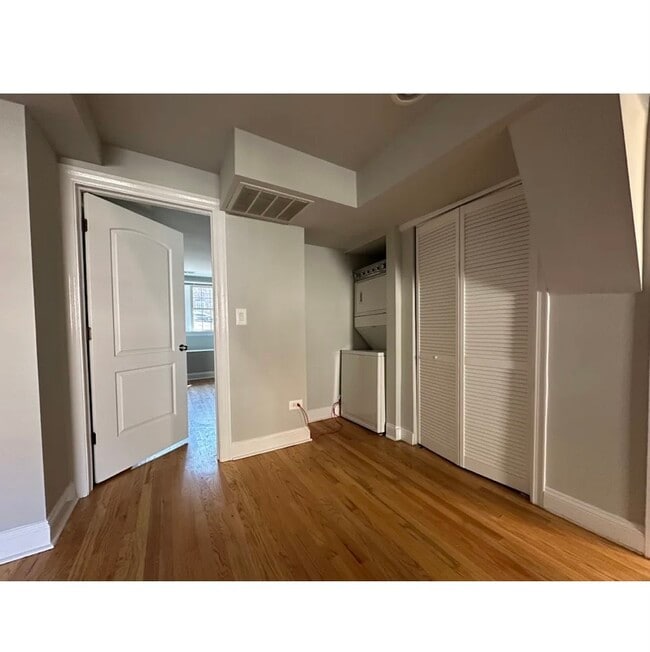 Building Photo - 1630 W Fargo Ave