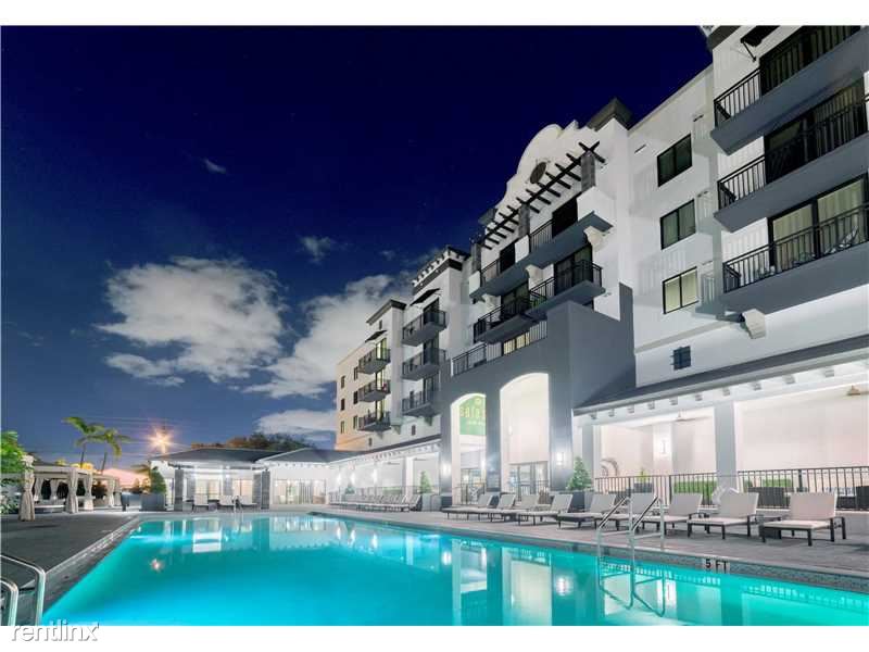 Foto principal - 950 SW 57th Ave