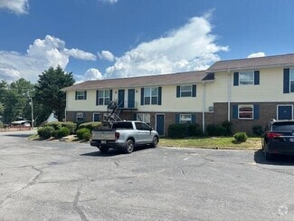 Building Photo - 2075 Clingan Dr NW