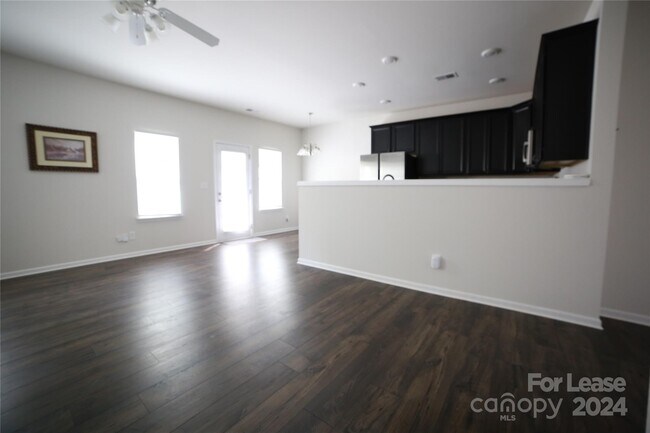 Building Photo - 9307 Grand Valley Dr