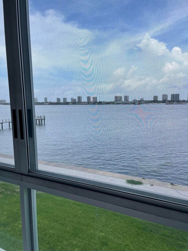 Foto del edificio - 2936 Lake Shore Dr