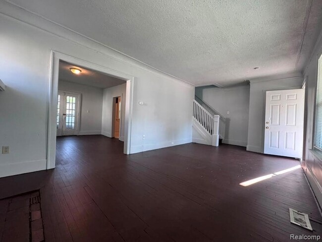 Building Photo - 2474 Fullerton Ave