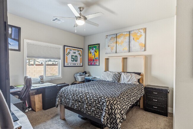 Foto del edificio - Spacious 4BD/3BA Pahrump Home w/ Dual Prim...