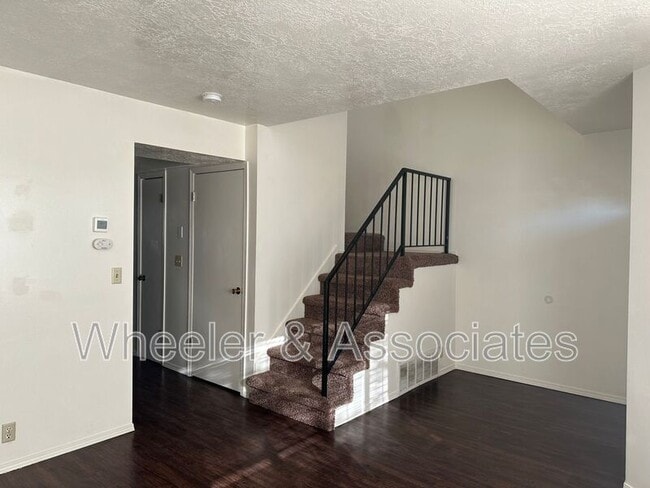 Building Photo - 1083 S 1200 W