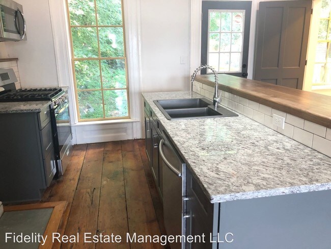 123 Montgomery St Newburgh Ny 12550 Condo For Rent In Newburgh