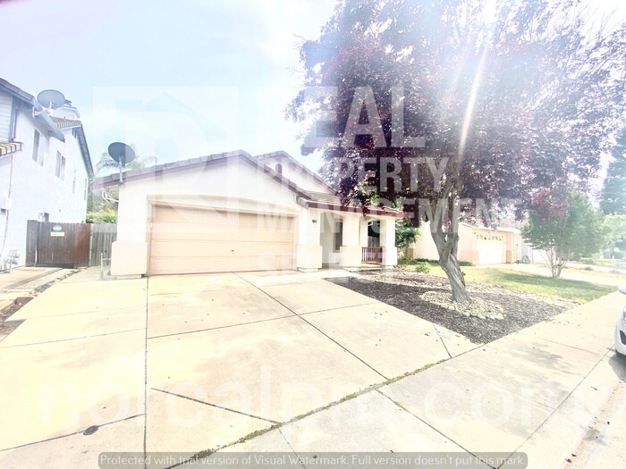 Spacious 3 Bed 2 Bath Home with 2 Car Garage House Rental in Rancho