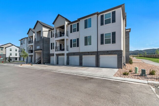 Foto del edificio - Condominium in Prime Riverton Location