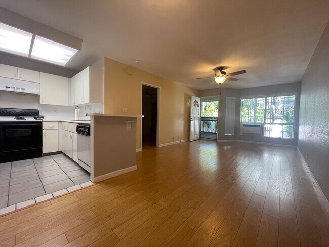 Foto del edificio - Rare Crosspointe 1 Bed 1 Bath 2 Parking!