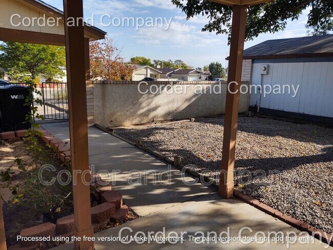 Building Photo - 4924 Turquoise Dr NE