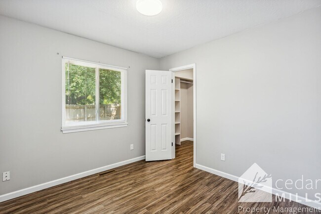 Foto del edificio - 604 W 3rd St