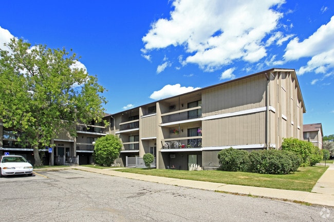 Building Photo - Clinton Manor Apartments