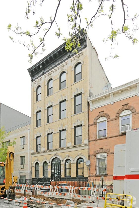 Building Photo - 7 Ridgewood Pl