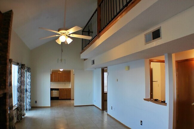 Foto del edificio - Charming Home Move-in-Ready