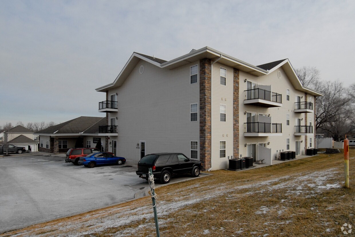 Primary Photo - Creekside Village