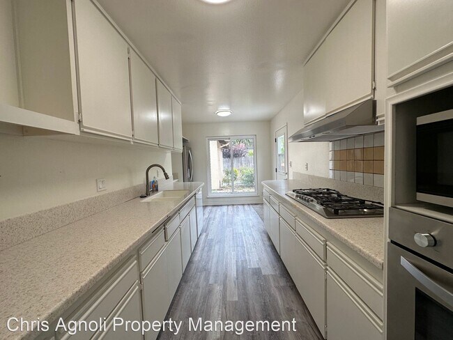 Foto del edificio - 5 br, 3 bath House - 177 Del Canto Ln