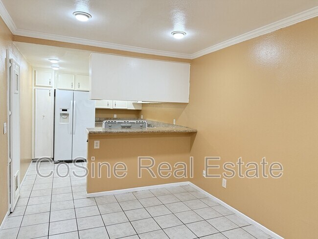 Foto del edificio - 9813 Caspi Gardens Dr