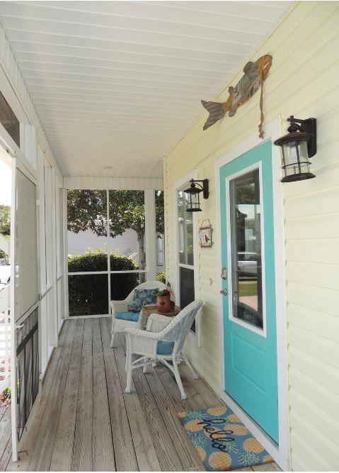 Wrap around porch - 4505 John Ave