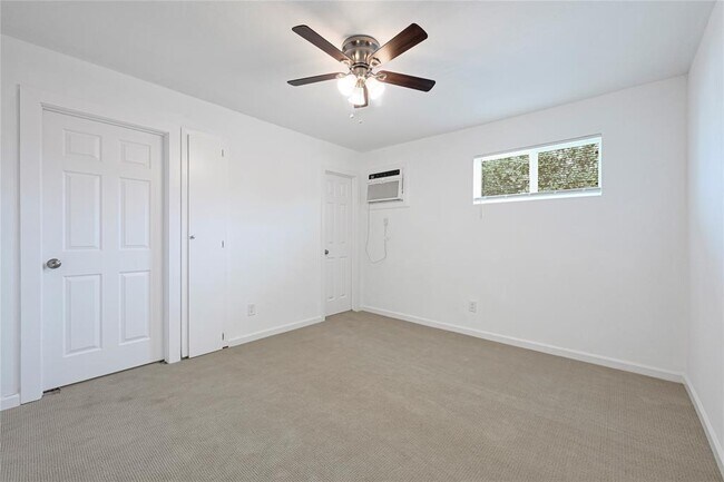 Foto del edificio - 5718 Eskridge St