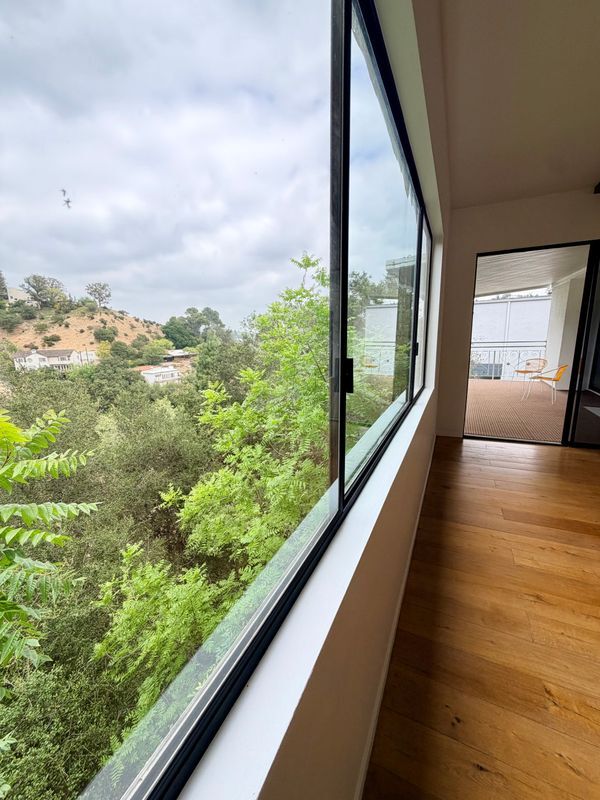 Foto del edificio - 8743 Hollywood Hills Rd