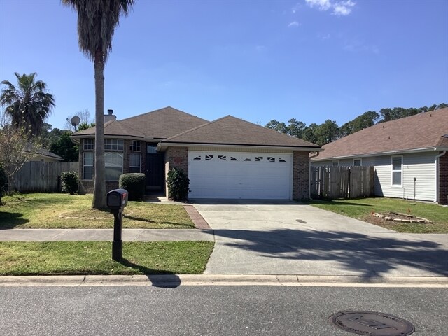 Foto principal - 12582 Ayrshire Street E