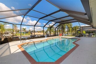 Building Photo - 1327 SE 17th St