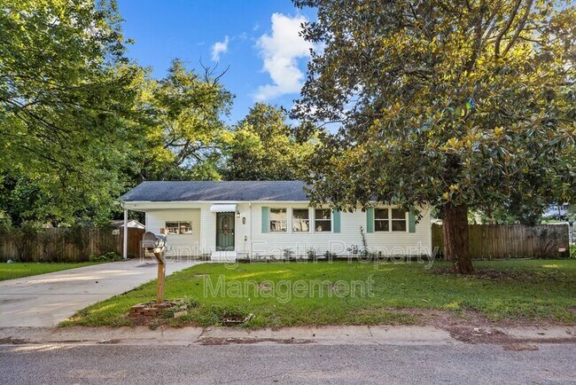 Building Photo - 604 Annie Laura Dr