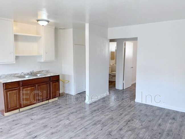 Foto del edificio - 3943 La Rica Ave