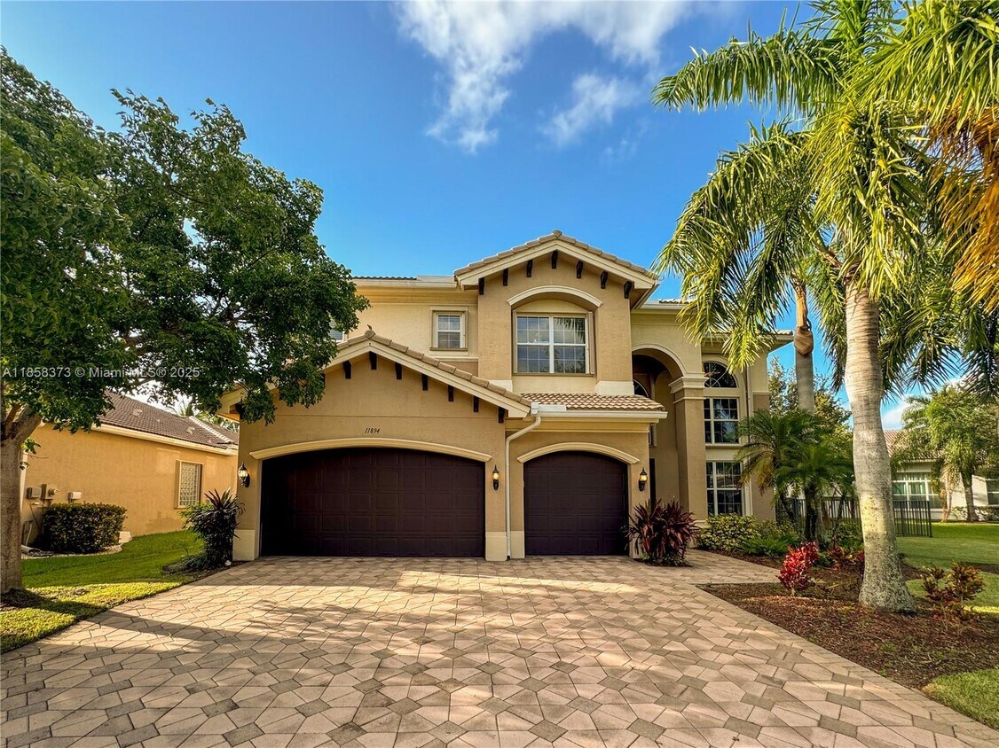 Primary Photo - 11894 Fox Hill Cir