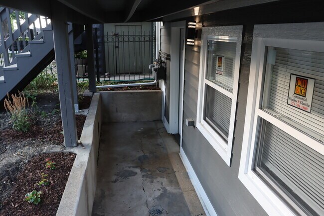 Foto del edificio - 3331 N Drake Ave