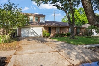 Building Photo - 10910 Vanderford Dr