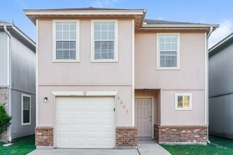 Building Photo - 4955 N Cancun Dr