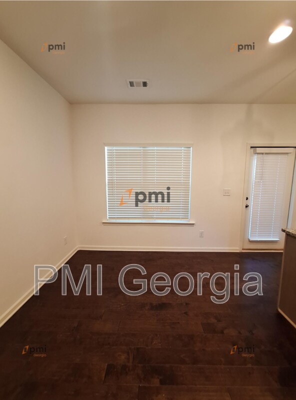 Building Photo - 758 Crestwell Cir