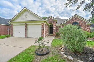 Building Photo - 3903 Vinecrest Dr