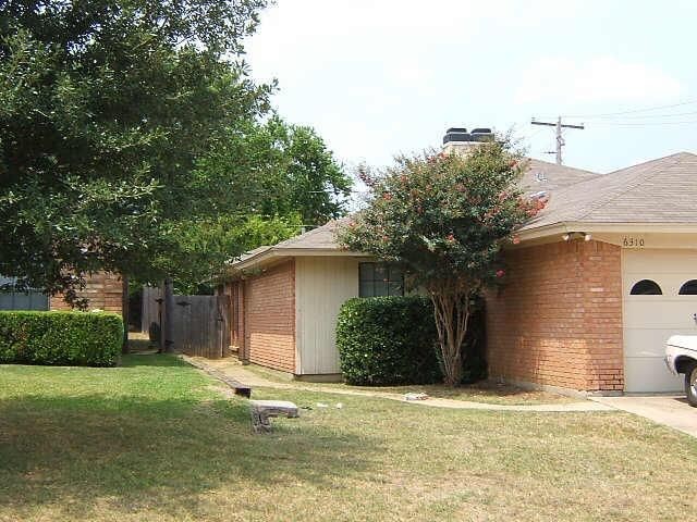 Primary Photo - Great 2/2 duplex in Southwest Fort Worth